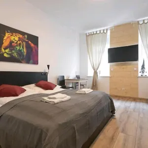 Apartment, Modern Und Neu Renoviert , Vienna Austria